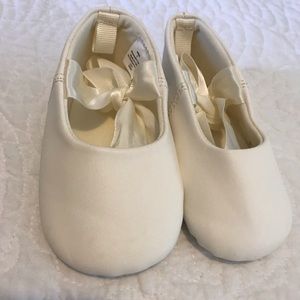 Girls Ivory Dress Shoes